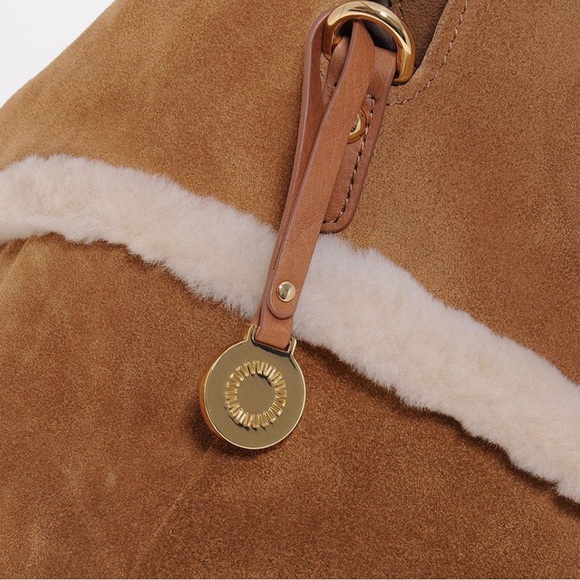 VINTAGE like new UGG Quinn Hobo Shearling Bag- Chestnut - Picture 3 of 8